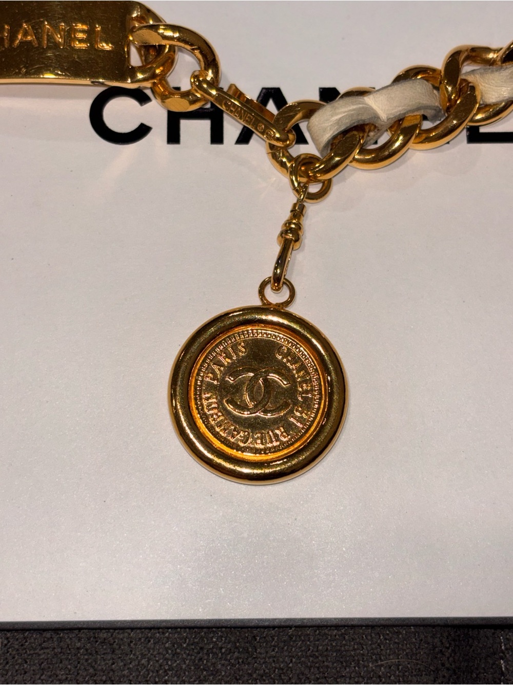 Authentic CHANEL vintage beige leather chain medallion belt 75cm - Picture 10 of 12
